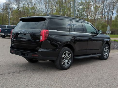 Used 2025 Ford Expedition Active AWD/4WD image 8