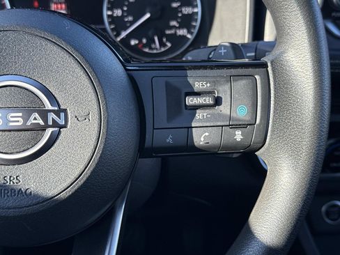 Used 2023 Nissan Rogue SV image 13