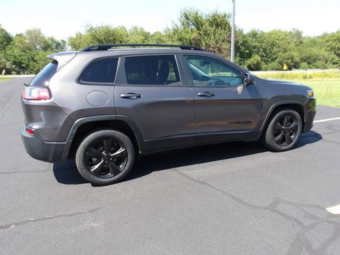 Used 2021 Jeep Cherokee Latitude Plus FWD image 12