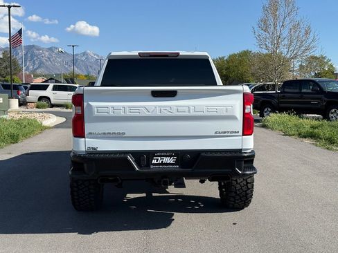 Used 2020 Chevrolet Silverado 1500 Custom Trail Boss w/ Custom Convenience Package AWD/4WD image 11