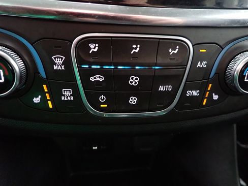 Used 2018 Chevrolet Traverse LT FWD image 5