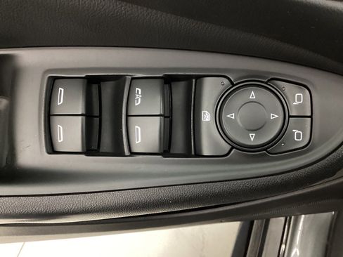 Used 2017 Chevrolet Volt LT w/ Comfort Package image 39