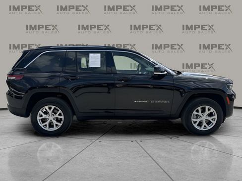 Used 2023 Jeep Grand Cherokee Limited w/ Luxury Tech Group II image 6