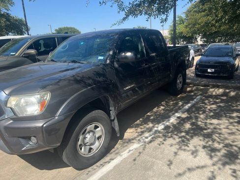 Used 2012 Toyota Tacoma PreRunner w/ SR5 Pkg RWD image 2
