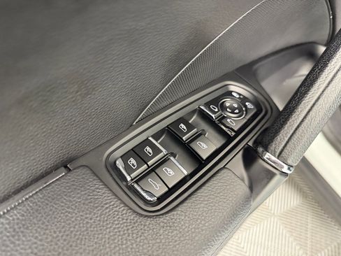 Used 2017 Porsche Cayenne Platinum Edition AWD/4WD image 21