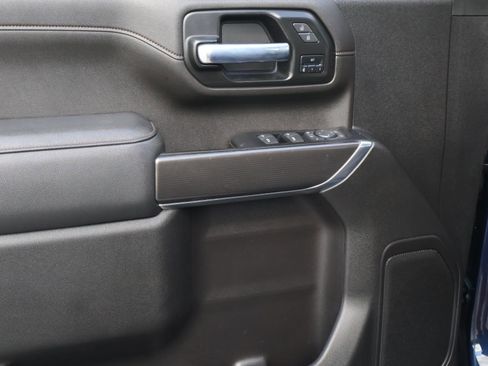 Used 2022 GMC Sierra 2500 AT4 image 16