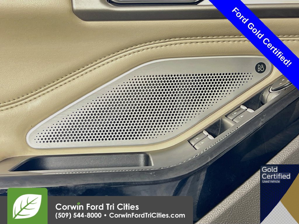 Used 2021 Ford Explorer Platinum w/ Premium Technology Package AWD/4WD image 12