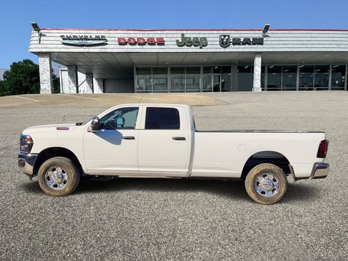 New 2026 RAM 2500 Tradesman w/ Chrome Appearance Group image 3