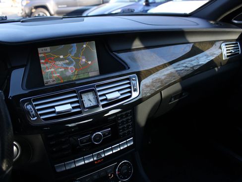 Used 2013 Mercedes-Benz CLS 550 4MATIC image 8