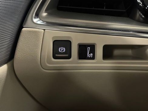 Used 2023 Cadillac XT5 Premium Luxury image 30