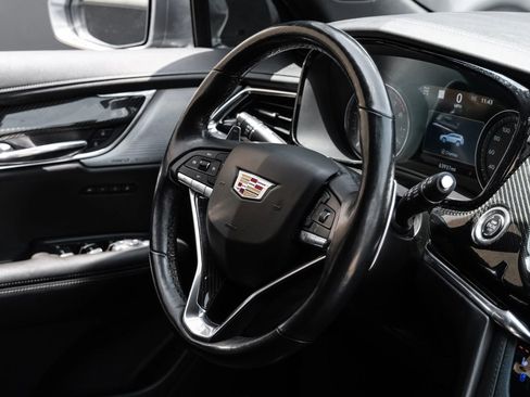 Used 2020 Cadillac XT6 Sport AWD/4WD image 16