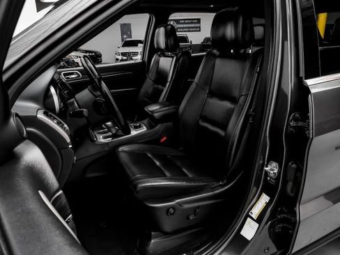 Used 2021 Jeep Grand Cherokee Limited image 31