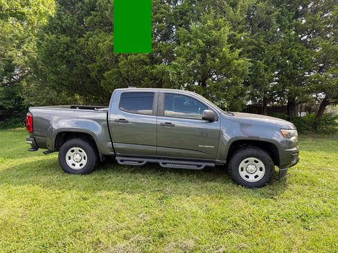 Used 2017 Chevrolet Colorado W/T w/ WT Convenience Package RWD image 2