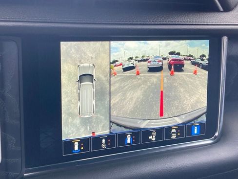 Used 2023 GMC Yukon Denali RWD image 26