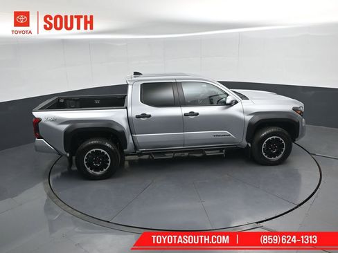 Used 2025 Toyota Tacoma TRD Off-Road w/ TRD Off Road Upgrade Package image 43