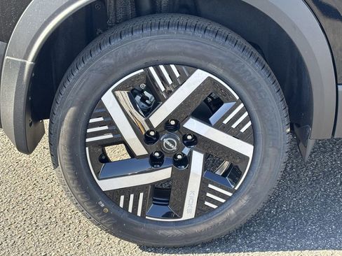 New 2026 Nissan Kicks SV image 7