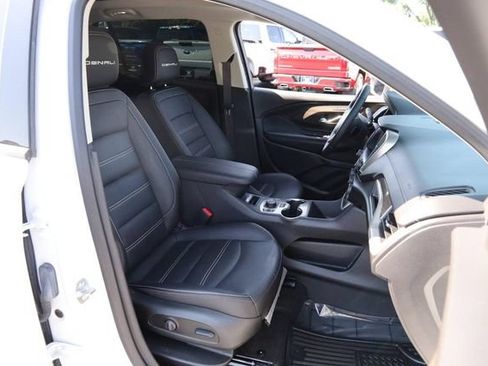 Used 2024 GMC Terrain Denali w/ Denali Premium Package AWD/4WD image 30
