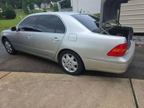 Used 2003 Lexus LS 430 RWD image 12