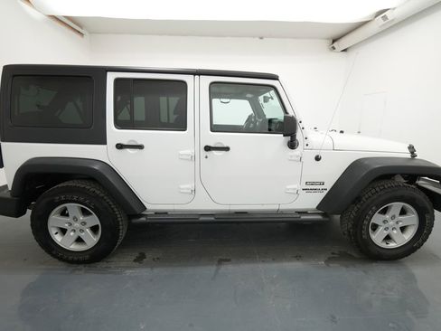 Used 2015 Jeep Wrangler Unlimited Sport w/ Quick Order Package 24S AWD/4WD image 9