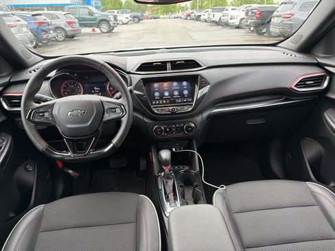 Used 2023 Chevrolet TrailBlazer RS w/ Sun and Liftgate Package AWD/4WD image 5