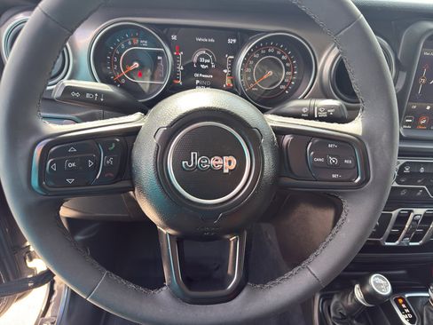 Used 2023 Jeep Gladiator Sport AWD/4WD image 14