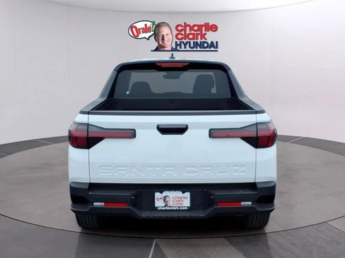 New 2026 Hyundai Santa Cruz SE FWD image 4