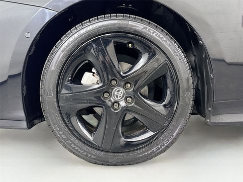 Certified 2022 Toyota Prius image 12