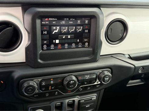 Used 2021 Jeep Wrangler Sport image 23