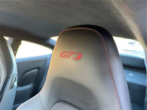 Used 2014 Porsche 911 GT3 w/ Carbon Interior Package RWD image 24
