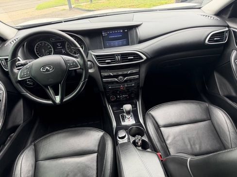 Used 2018 INFINITI QX30 AWD w/ Cargo Package image 9