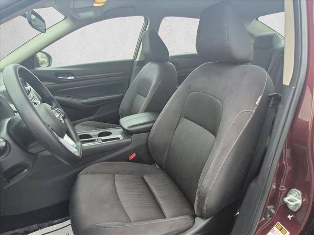 Used 2025 Nissan Altima 2.5 SV FWD image 16