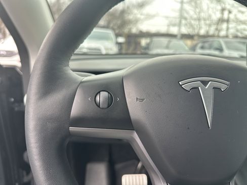 Used 2023 Tesla Model Y Performance image 26
