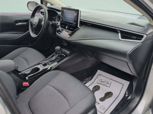 Used 2021 Toyota Corolla LE FWD image 34