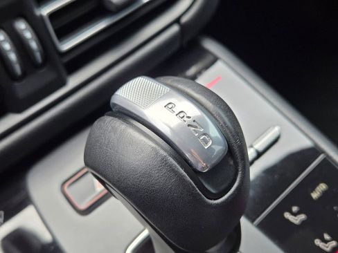 Used 2024 Porsche Macan AWD/4WD image 26