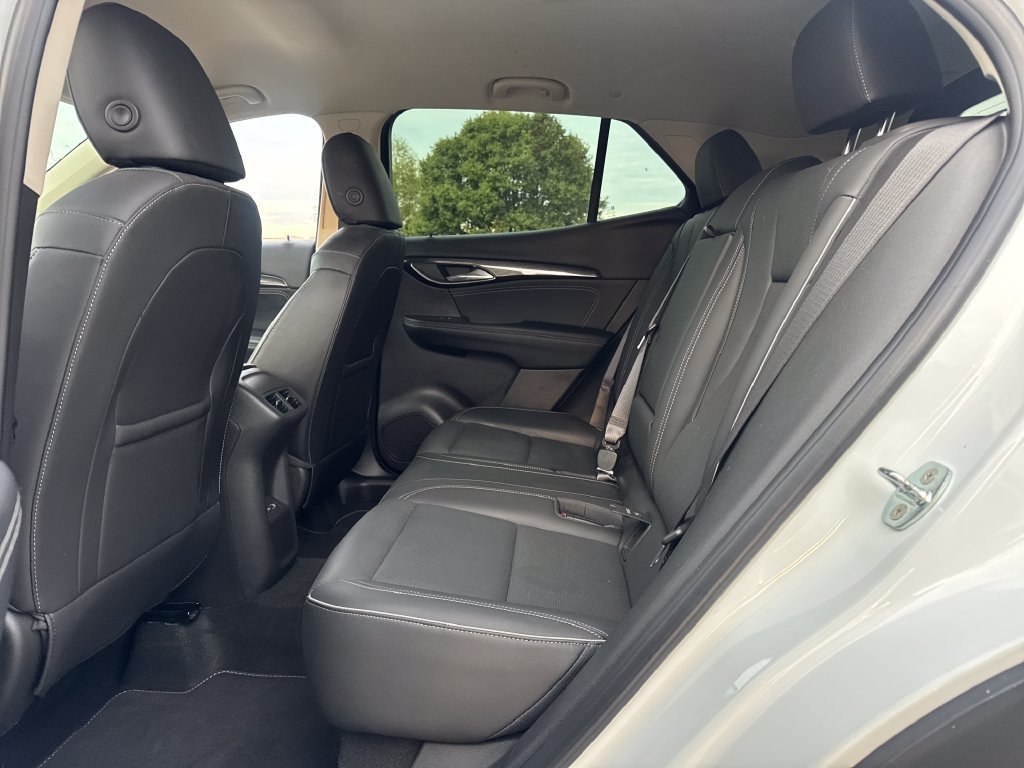Used 2023 Buick Envision Essence FWD image 13