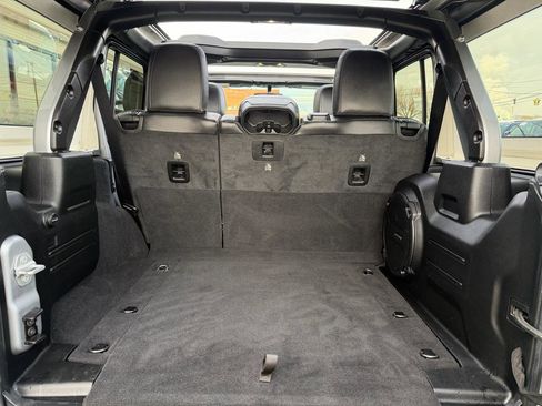 Used 2021 Jeep Wrangler Unlimited Rubicon AWD/4WD image 25