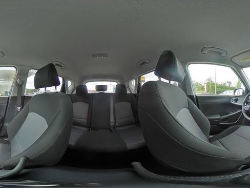 Used 2025 Kia Soul LX w/ LX Technology Package FWD image 40