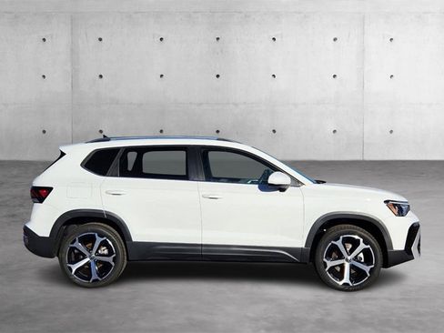 New 2025 Volkswagen Taos SEL image 26