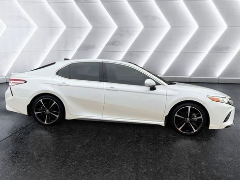 Used 2020 Toyota Camry XSE image 5