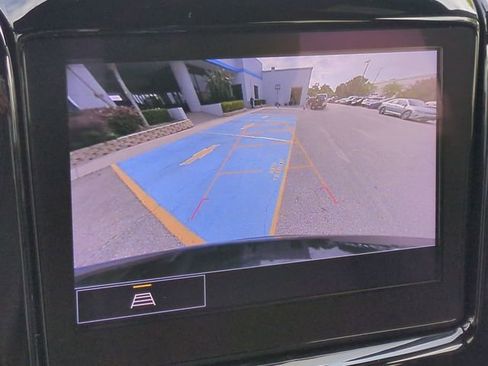 Certified 2023 Chevrolet Traverse LT FWD image 24