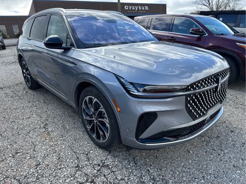 Used 2024 Lincoln Nautilus Reserve w/ Equipment Group 202A image 10