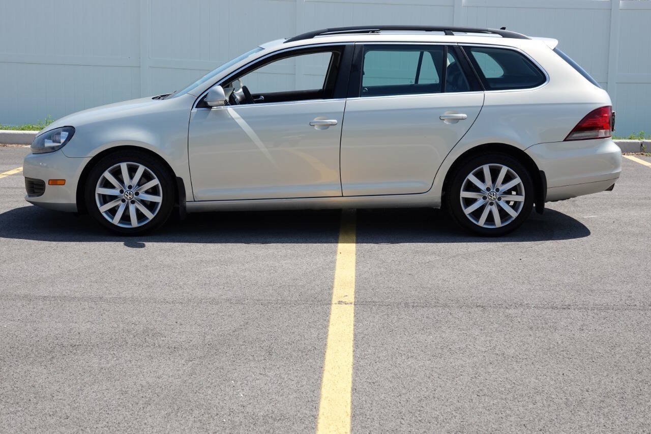 Used 2012 Volkswagen Jetta TDI FWD image 12