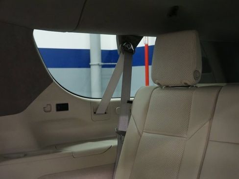 New 2024 Cadillac Escalade ESV Sport Platinum w/ LPO, ONYX Package image 26