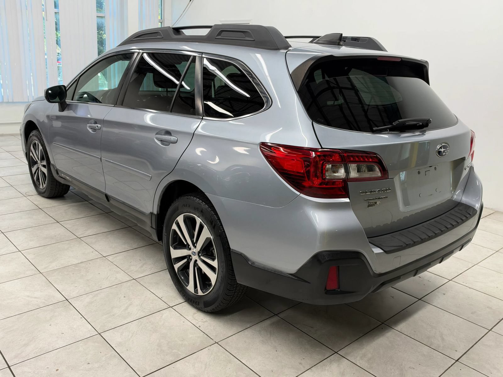 Used 2019 Subaru Outback 2.5i Limited AWD/4WD image 7