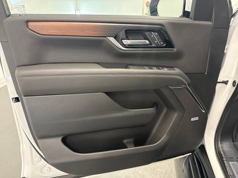 New 2026 GMC Yukon Denali w/ LPO, Floor Liner Package AWD/4WD image 11