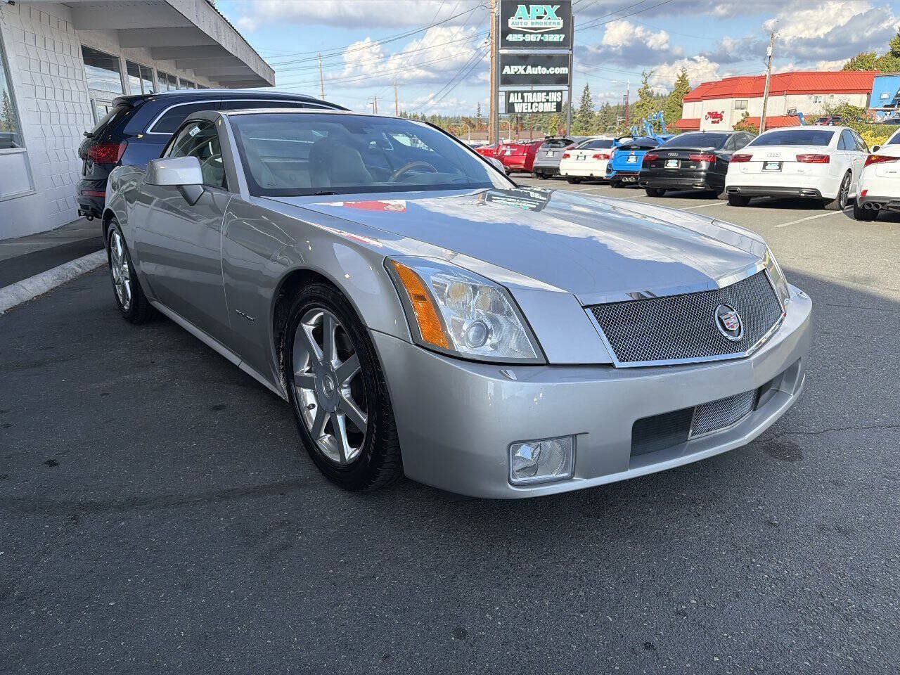 Used 2004 Cadillac XLR RWD image 7