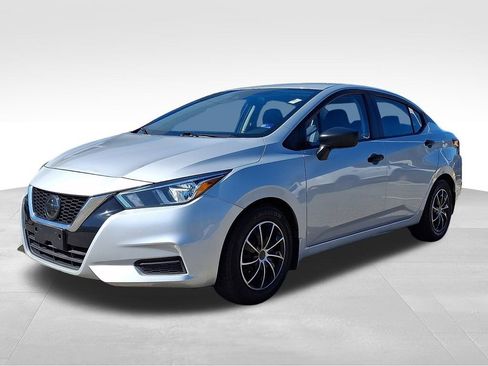 Used 2020 Nissan Versa S image 3
