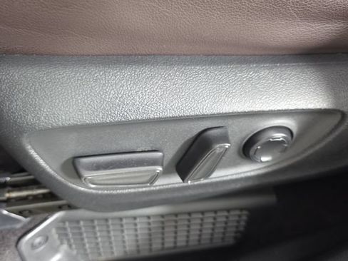 Used 2021 Toyota Sienna Platinum AWD/4WD image 36