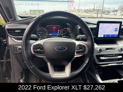 Used 2022 Ford Explorer XLT w/ Equipment Group 202A image 10