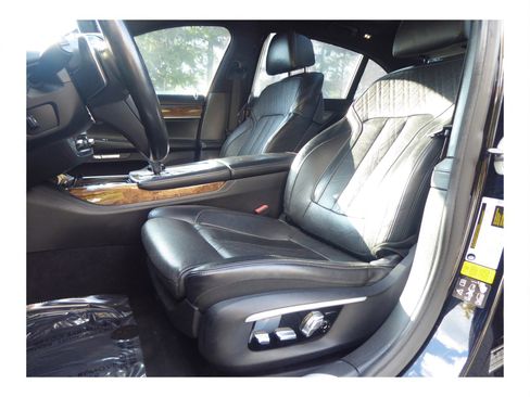 Used 2016 BMW 750i xDrive image 15